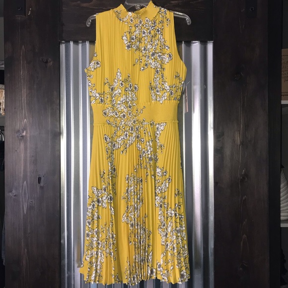 Nanette Lepore Dresses & Skirts - Nanette Lepore sleeveless dress size 14